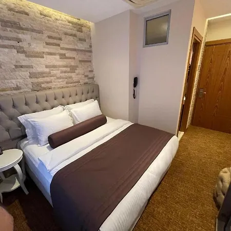 Hotel W *